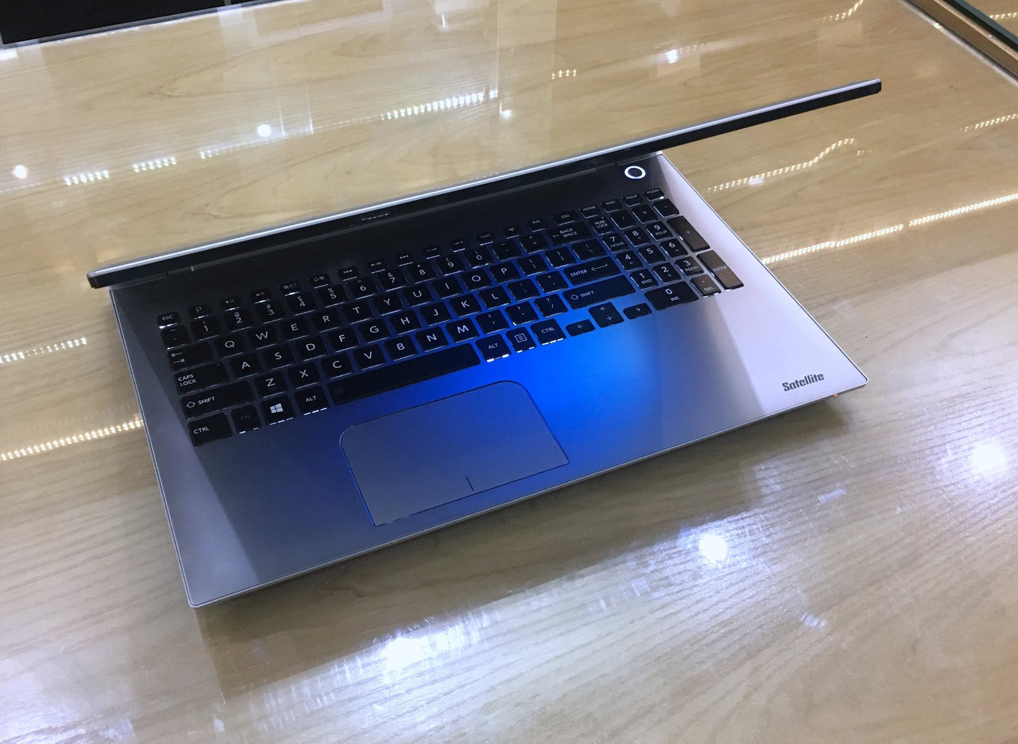 Laptop Gaming Toshiba Satelltite S55T - C5325 - 4 K-3.jpg